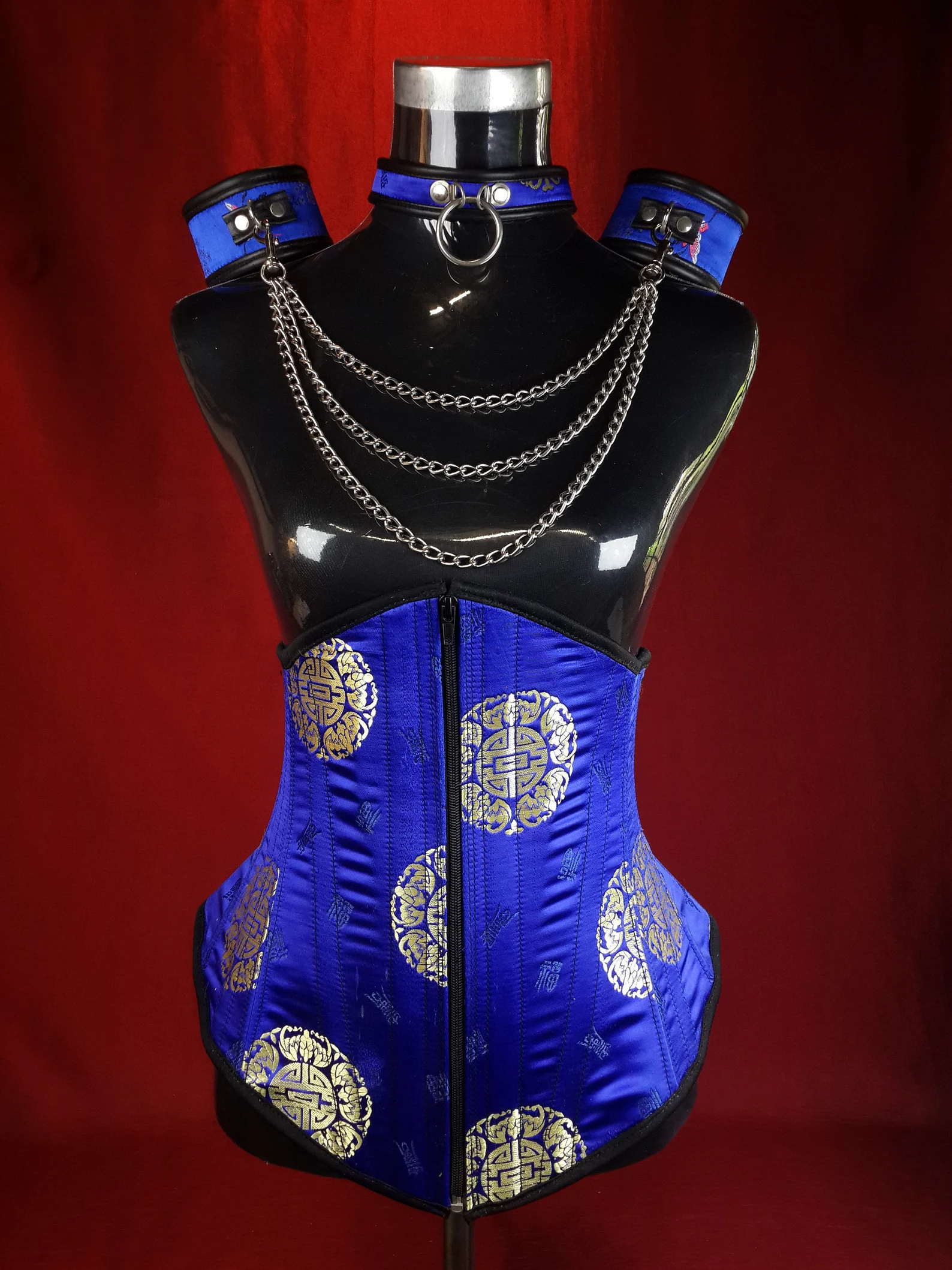 MISTRESS LEATHER CORSET & STRAPS